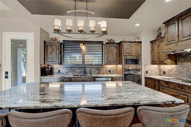 1309 E Street, Floresville, TX 78114