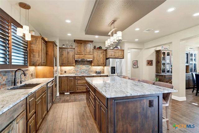 1309 E Street, Floresville, TX 78114