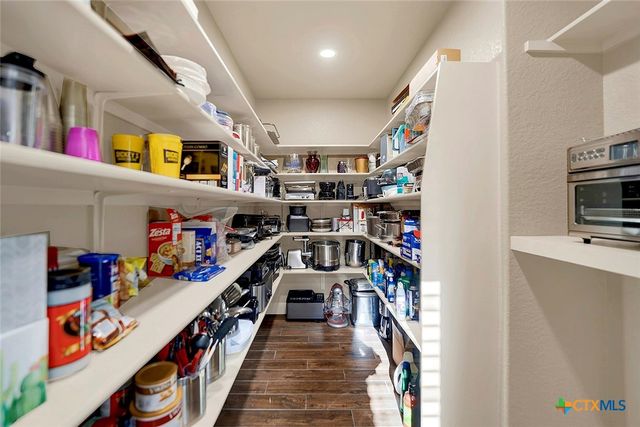 1309 E Street, Floresville, TX 78114