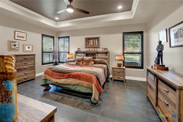 1309 E Street, Floresville, TX 78114