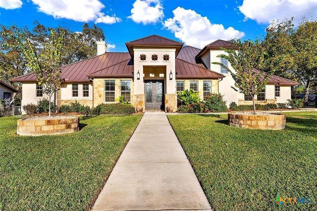 1309 E Street, Floresville, TX 78114