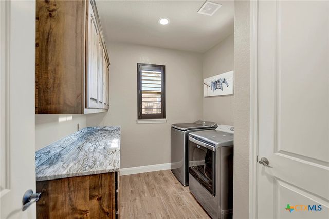 1309 E Street, Floresville, TX 78114