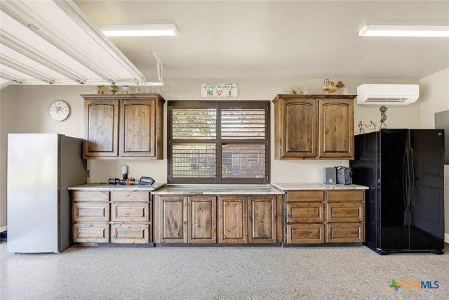 1309 E Street, Floresville, TX 78114