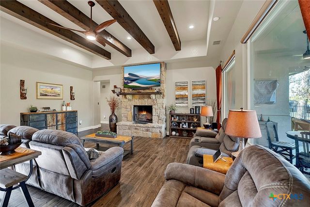 1309 E Street, Floresville, TX 78114