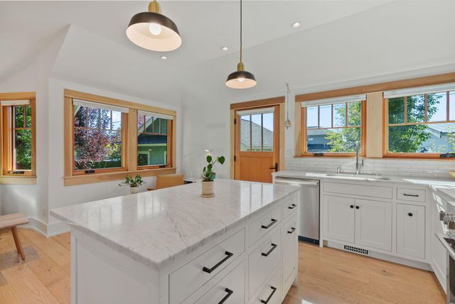 827 NW Delaware Avenue, Bend, OR 97703