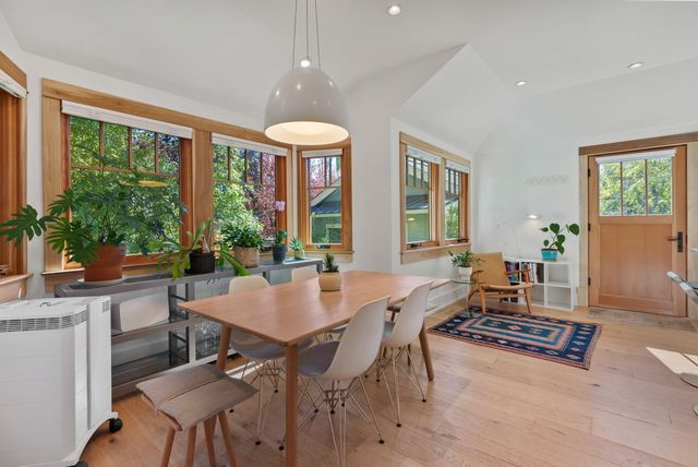 827 NW Delaware Avenue, Bend, OR 97703