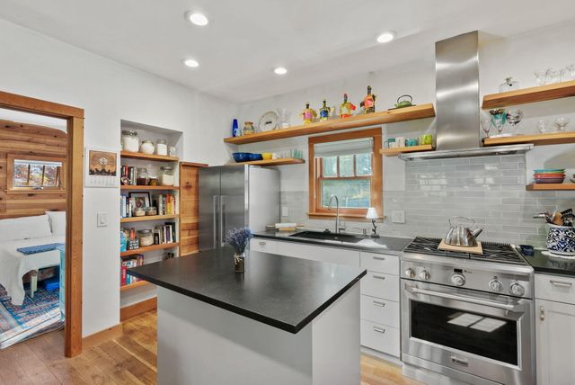 827 NW Delaware Avenue, Bend, OR 97703