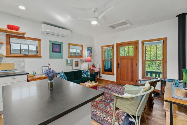 827 NW Delaware Avenue, Bend, OR 97703