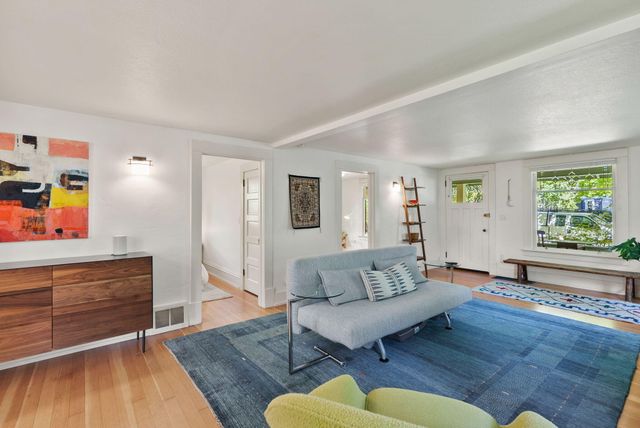 827 NW Delaware Avenue, Bend, OR 97703