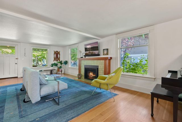 827 NW Delaware Avenue, Bend, OR 97703