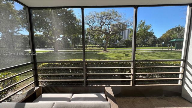 20500 W Country Club Drive 117, Aventura, FL 33180