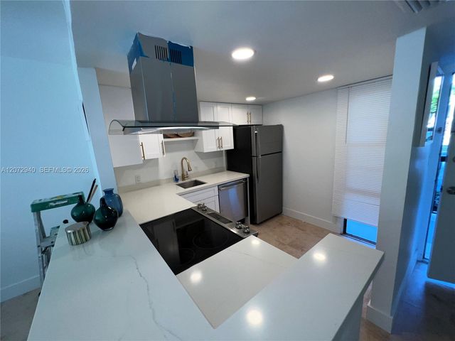 20500 W Country Club Drive 117, Aventura, FL 33180