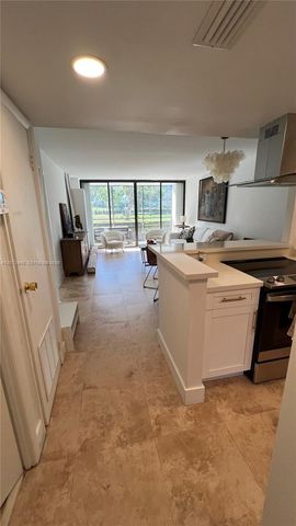 20500 W Country Club Drive 117, Aventura, FL 33180