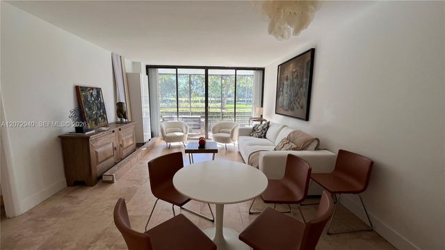20500 W Country Club Drive 117, Aventura, FL 33180