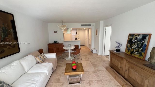 20500 W Country Club Drive 117, Aventura, FL 33180