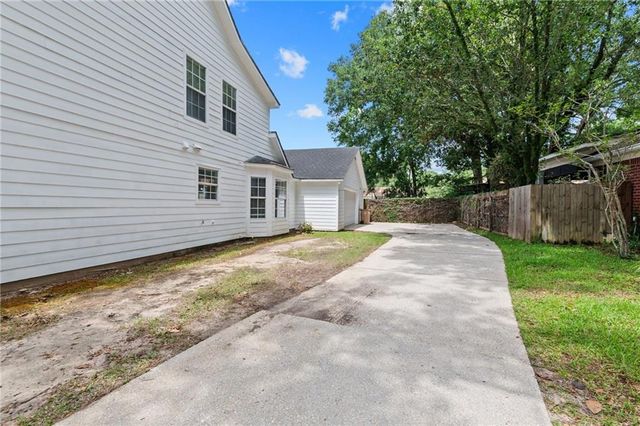 2270 Moss Creek Court, Mobile, AL 36695
