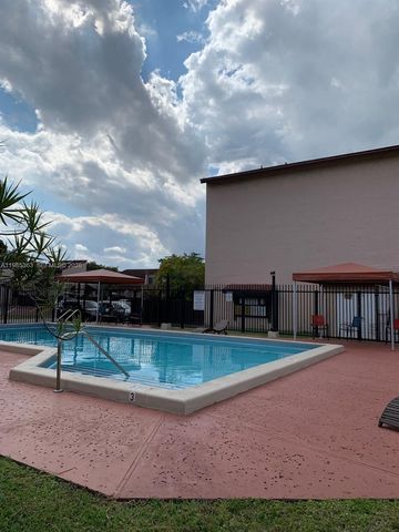 425 W Park Dr 9, Miami, FL 33172