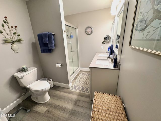 400 Baywood Drive, Piney Flats, TN 37686