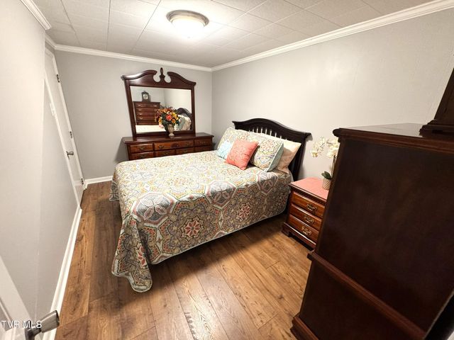 400 Baywood Drive, Piney Flats, TN 37686