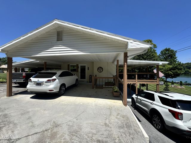 400 Baywood Drive, Piney Flats, TN 37686