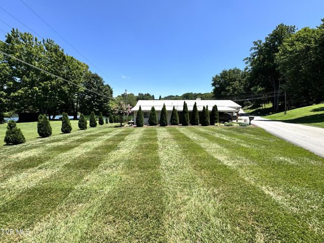 400 Baywood Drive, Piney Flats, TN 37686