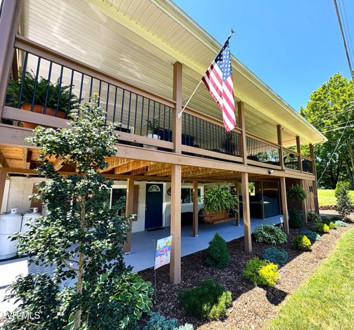 400 Baywood Drive, Piney Flats, TN 37686