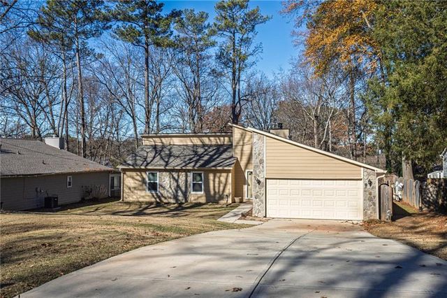 3889 Smokemist Trace, Lawrenceville, GA 30044