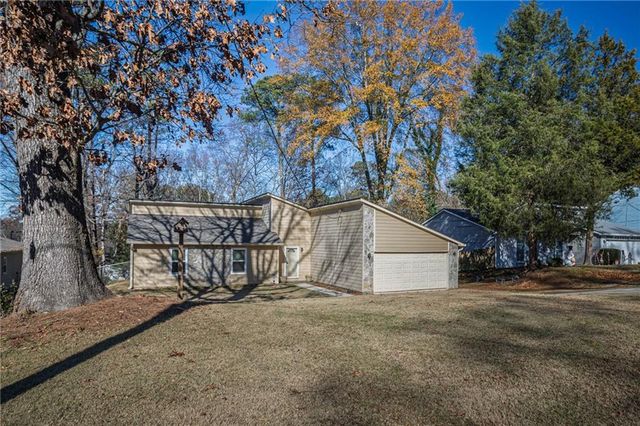 3889 Smokemist Trace, Lawrenceville, GA 30044