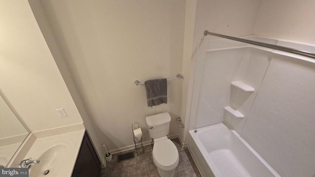 49 DARIEN DR, Bunker Hill, WV 25413