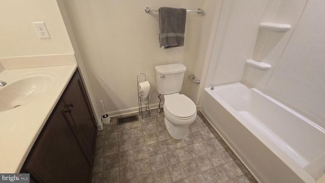 49 DARIEN DR, Bunker Hill, WV 25413