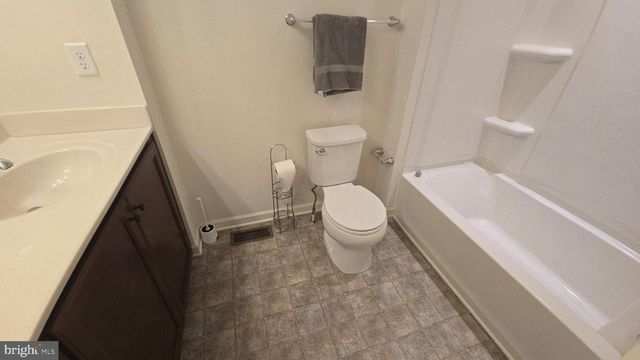 49 DARIEN DR, Bunker Hill, WV 25413