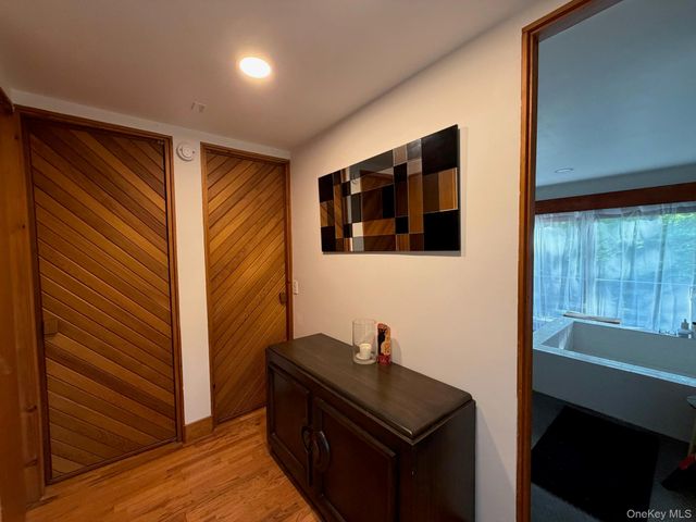 78 Shadom Lane, East Hampton, NY 11937