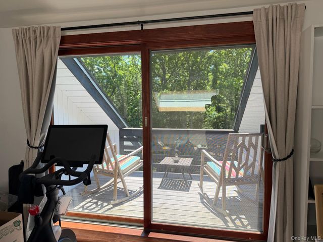 78 Shadom Lane, East Hampton, NY 11937