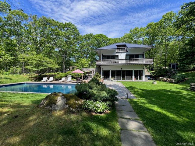 78 Shadom Lane, East Hampton, NY 11937