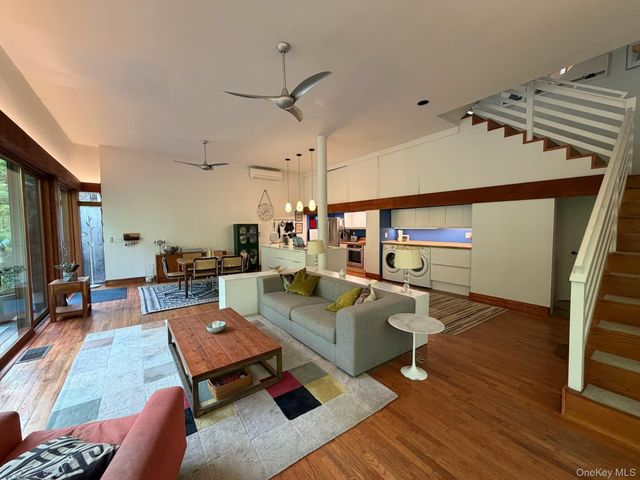 78 Shadom Lane, East Hampton, NY 11937
