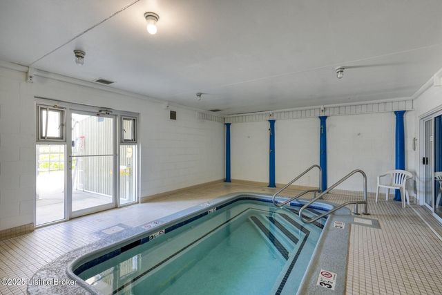 5100 US Hwy 42 614, Louisville, KY 40241