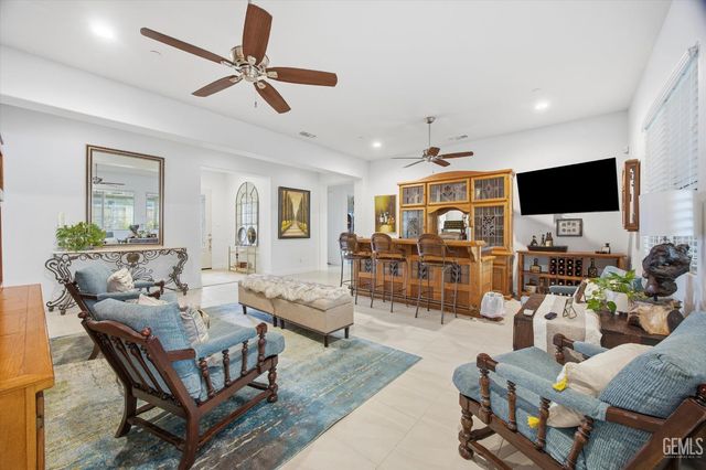 9106 Del Palma Drive, Bakersfield, CA 93314