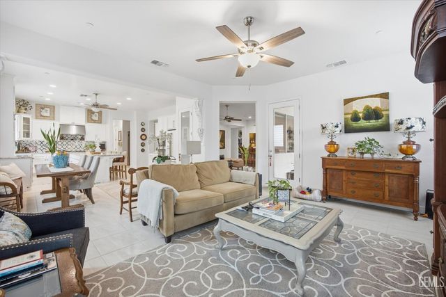 9106 Del Palma Drive, Bakersfield, CA 93314