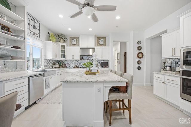 9106 Del Palma Drive, Bakersfield, CA 93314