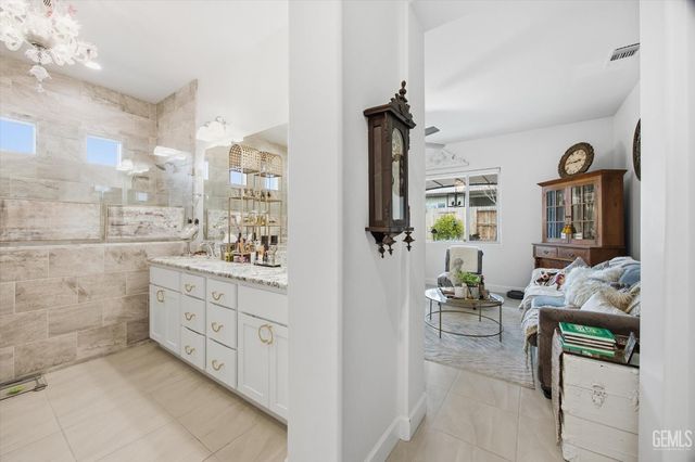 9106 Del Palma Drive, Bakersfield, CA 93314