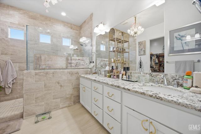 9106 Del Palma Drive, Bakersfield, CA 93314