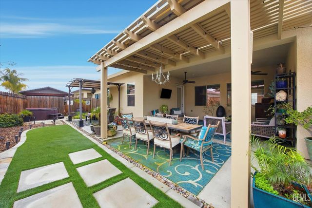 9106 Del Palma Drive, Bakersfield, CA 93314