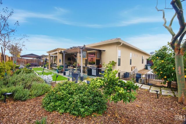 9106 Del Palma Drive, Bakersfield, CA 93314