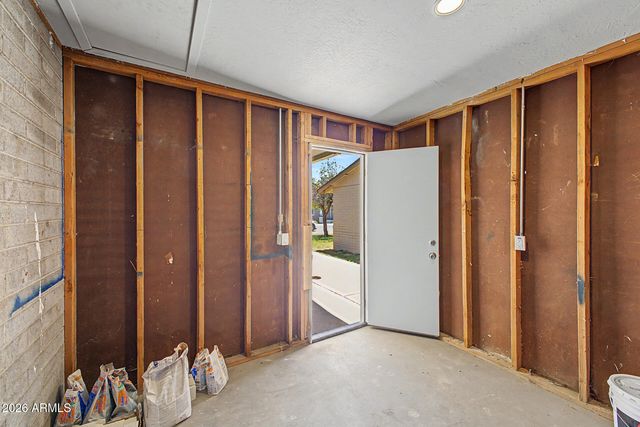 6124 W KEIM Drive, Glendale, AZ 85301