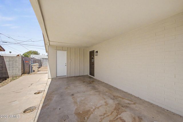 6124 W KEIM Drive, Glendale, AZ 85301