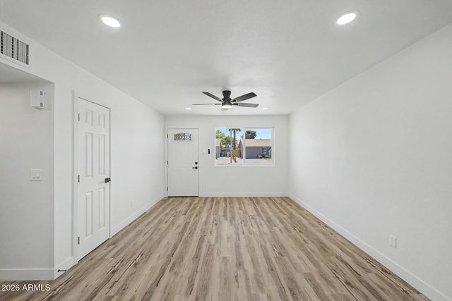 6124 W KEIM Drive, Glendale, AZ 85301