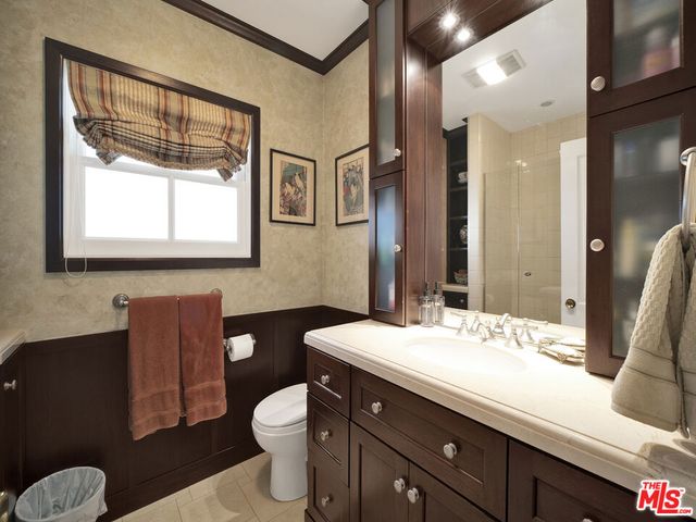 13438 Valley Vista Boulevard, Sherman Oaks, CA 91423