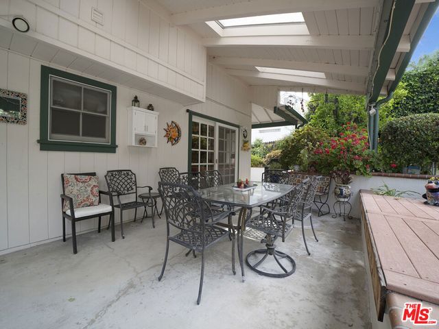 13438 Valley Vista Boulevard, Sherman Oaks, CA 91423