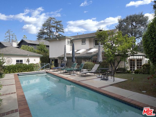 13438 Valley Vista Boulevard, Sherman Oaks, CA 91423