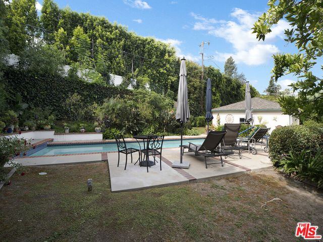 13438 Valley Vista Boulevard, Sherman Oaks, CA 91423
